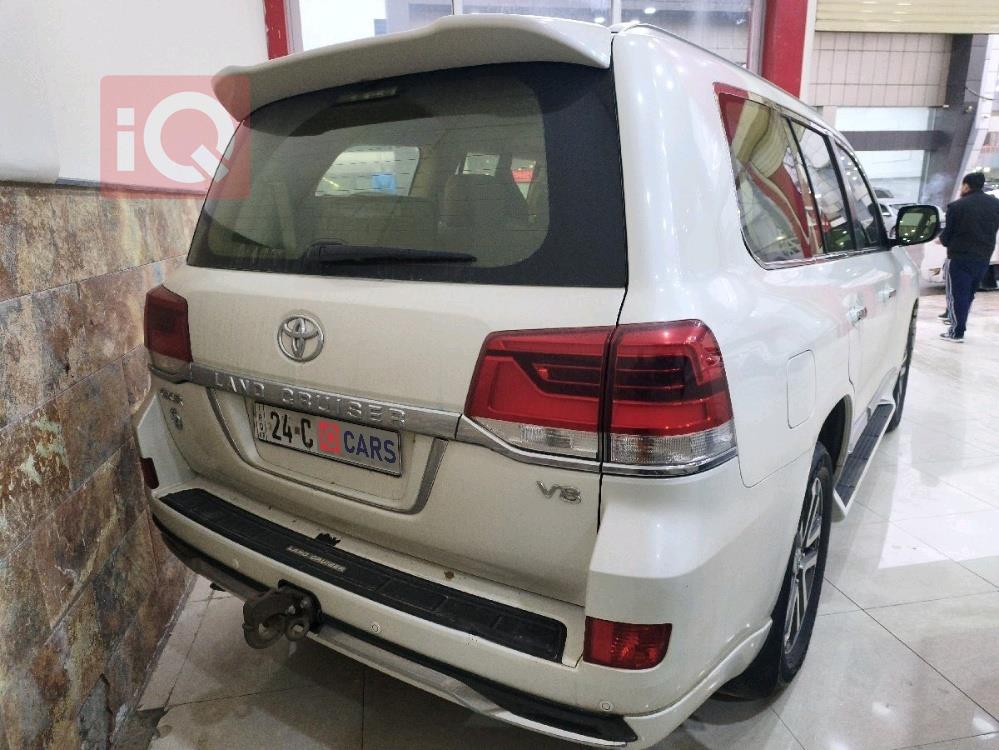 تويوتا لاندكروزر